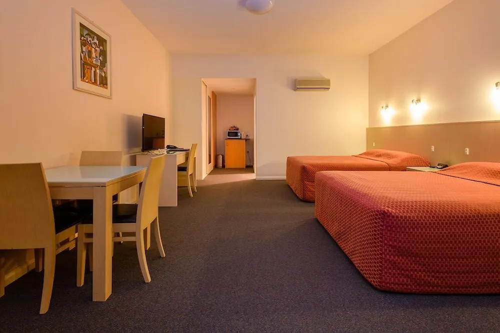 Mayfair Plaza Motel And Apartments Hobart